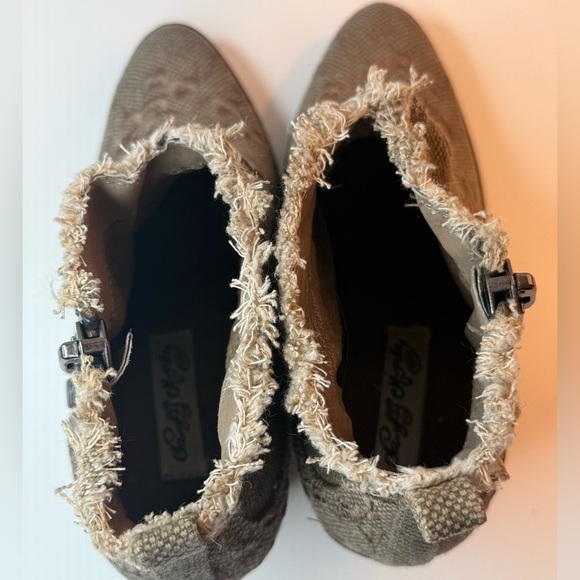 Naughty Monkey Women's Sewn up Ankle Bootie Taupe Embroidered Western Fringe 7M - Picture 7 of 16